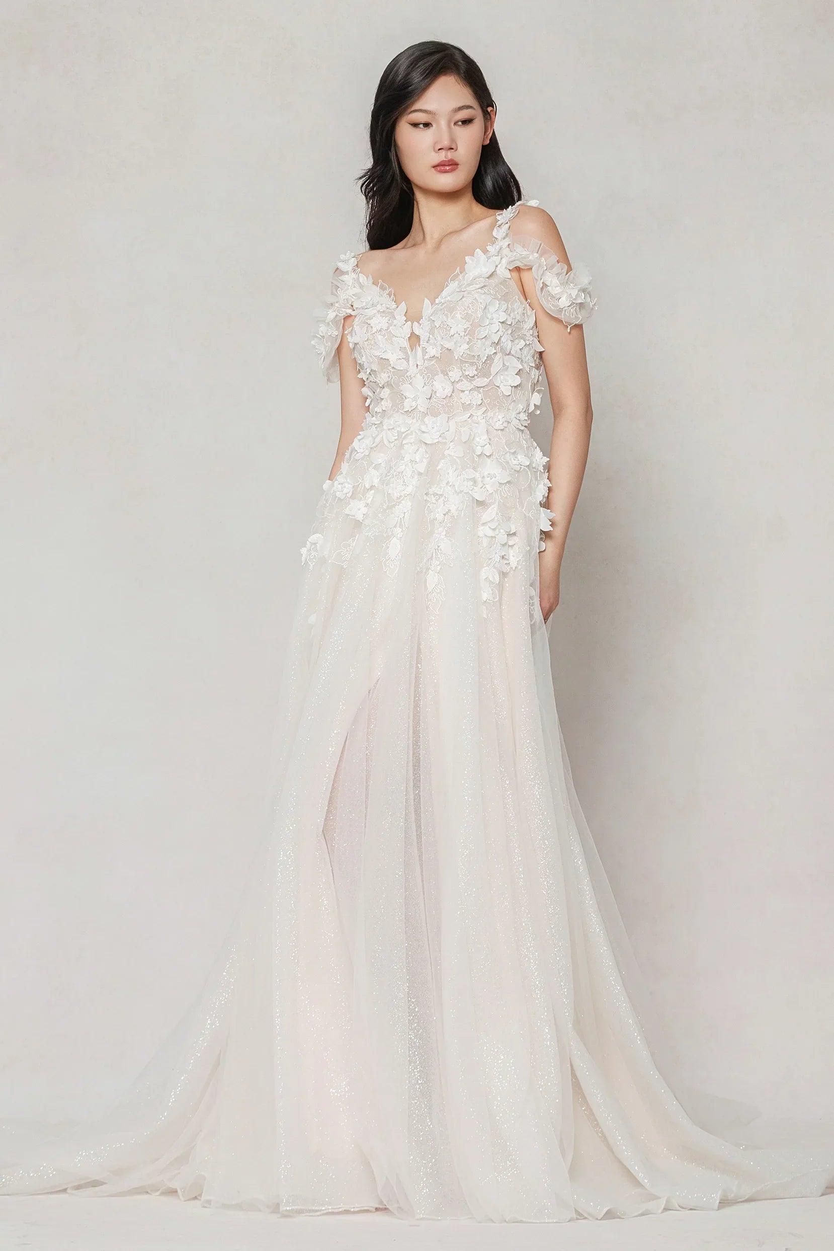 A-Line Sweep-Brush Train Tulle Wedding Dress CW3630 - COCOMELODY